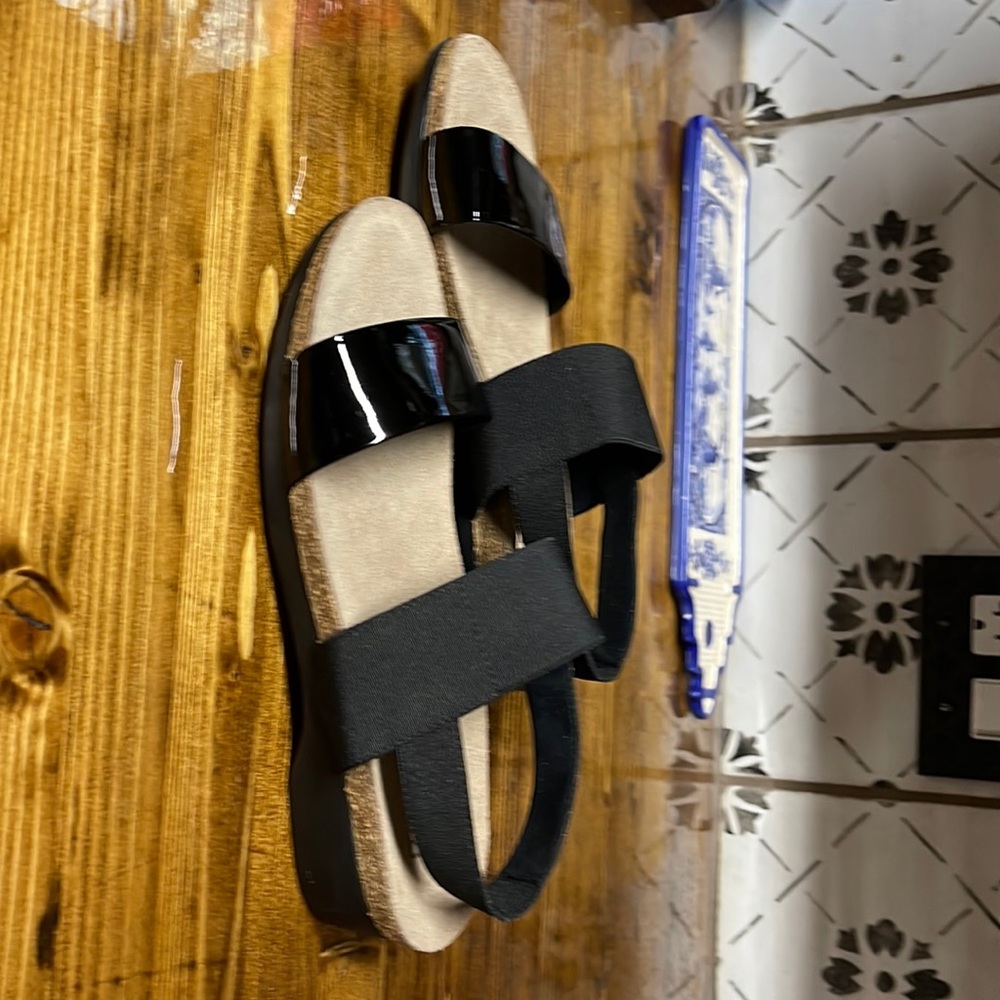 Beautiful sandals, MUNRO proper size perfect fit comfortable